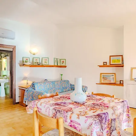 Vakantiehuis Burricheddu 1 *